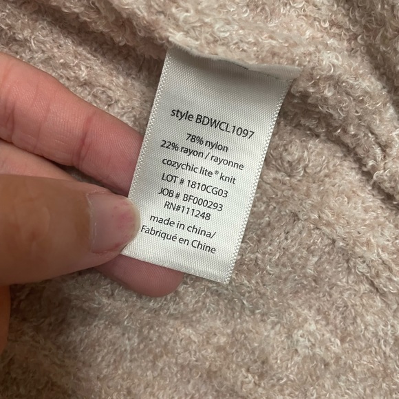 Barefoot dreams CozyChic lite shrug - Picture 4 of 5